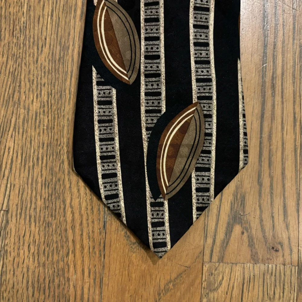Oscar de la Renta 100% Silk Necktie